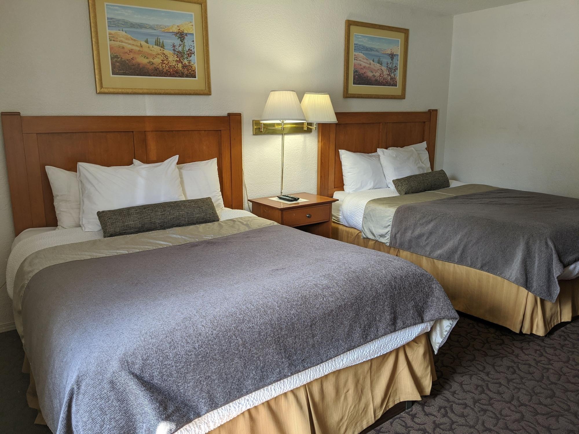Howard Johnson By Wyndham Downtown Kamloops Exterior foto